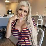 Big Titty Bimbo 😉😍