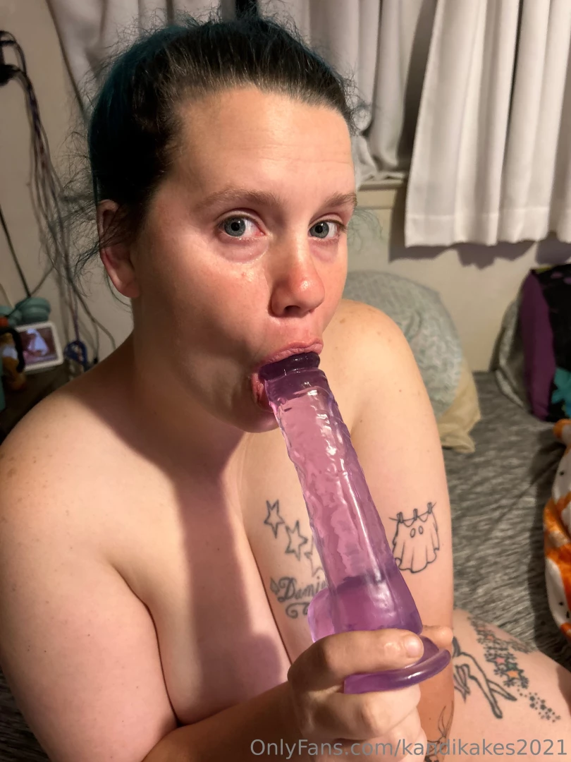 Wanna see me having some fun with my toys 