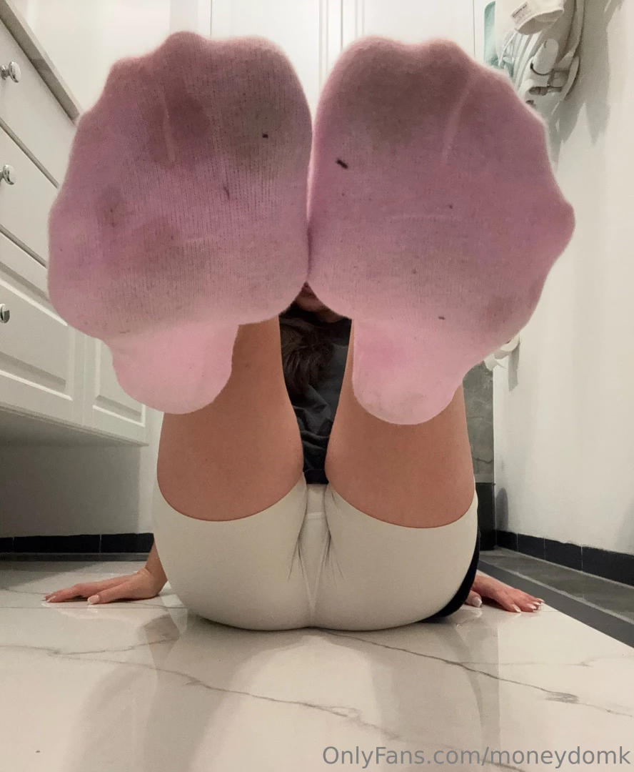 Diese socken haben einen langen tag hinter sich den ganzen tag in 