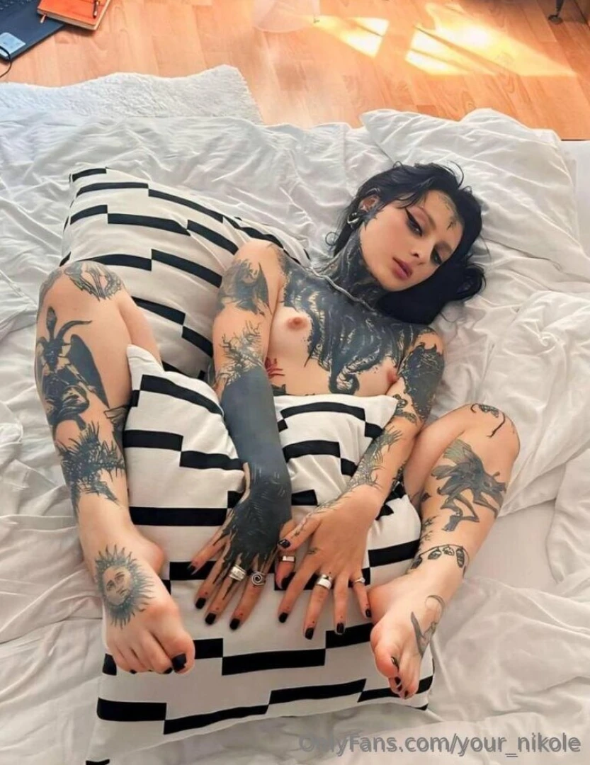 This crazy bitch loves anal margotika her juicy ass loves jumping on part 18 