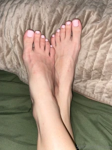 I have a fresh pedicure that s ready for customs dm me your idea