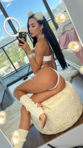 Sweet dreams or should i make them a little wetter