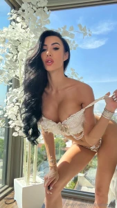 I love this color on me now i wanna know what color do you love seeing