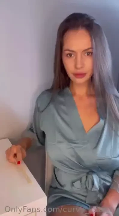 Go amp check sexiest boobs on onlyfans horny emy emilyswannn is ready 