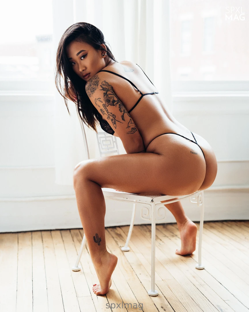 You walk into a room and find kay like this what are you gonna do next 