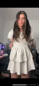 Make me lift up my dress for 20