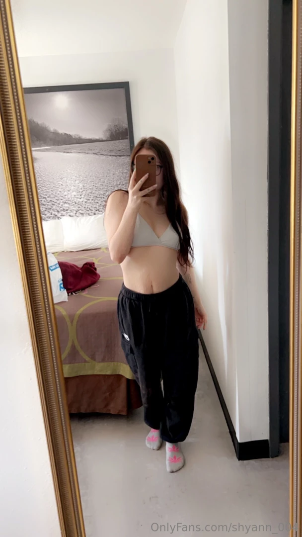 Wanna see how wet i get just thinking about what daddy could do to me 