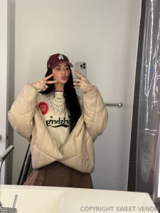 Doing a try-on haul over on my other page zancsblackbook https