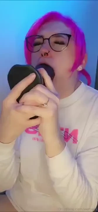 I love getting big thing in my mouth 