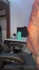 This angle of mattthomplus sucking me off is so hot i m ready for