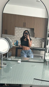 Hour away live show today 5pm pst 8pm est cum spoil me