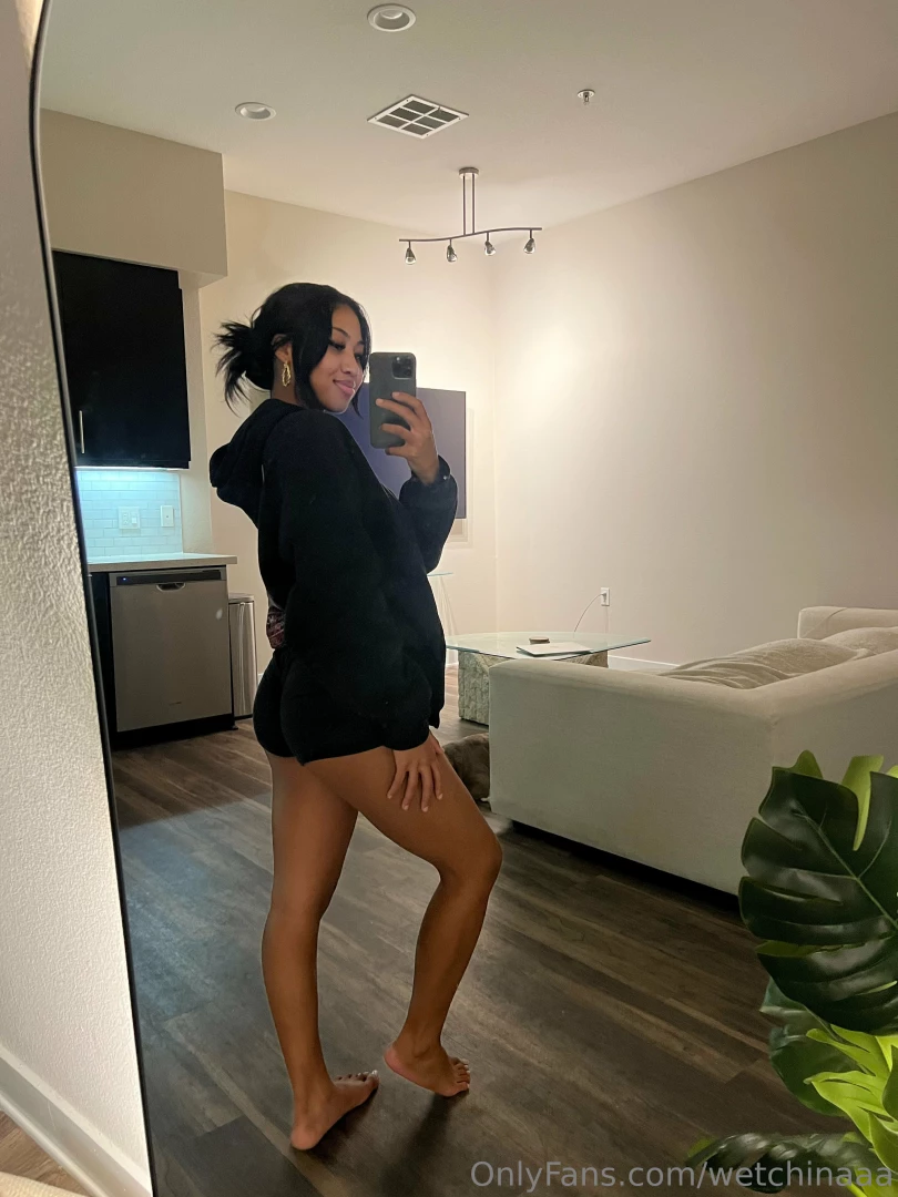 Live show tonight 6pm pst 9pm est i m so horny i can t wait must tip 