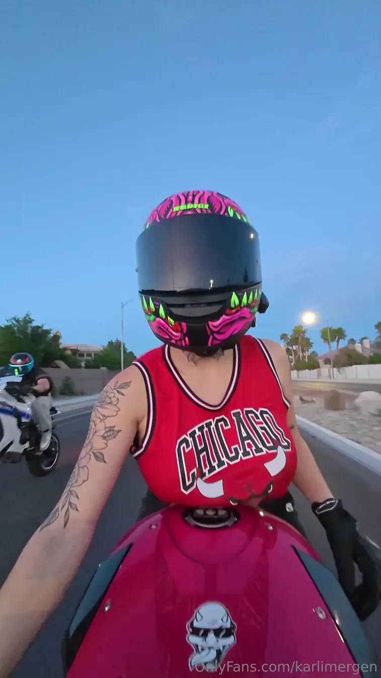 Yeah i flashed my tits mid-ride but i had to cut it off right before 