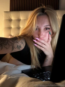 Peep the side boob i always have my titties out when im online