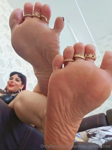 Full set of pictures subcribing into my of https onlyfans com giantess