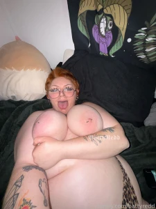 Do you like my hairy pussy or my pretty titties better bbw goth part 3