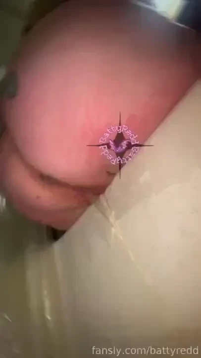 Pissing in a tub instead of a toilet makes things fun 3 