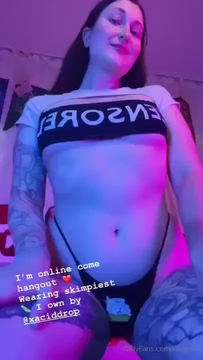 I ll be streaming on suicidegirls at 2pm pst come hangout 