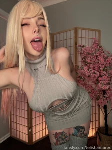 Marin kitagawa getting changed in front of you thicc cosplay anime part 3