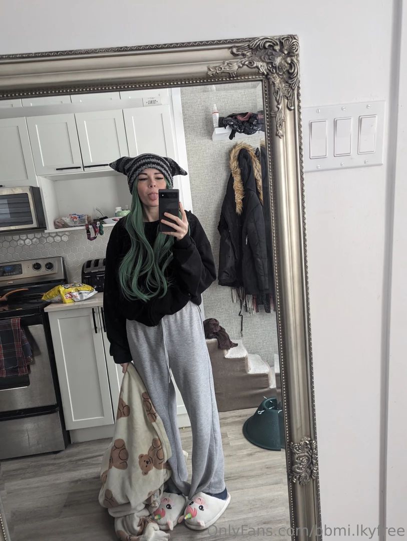 Me is baby girl somtimes 