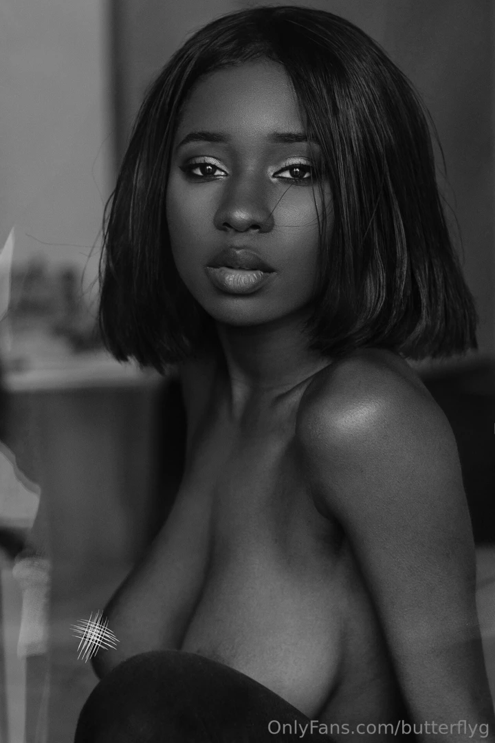 Short hair is kinda cute on me 