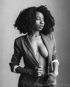 Black and white pictures are my favorite kind of shoots