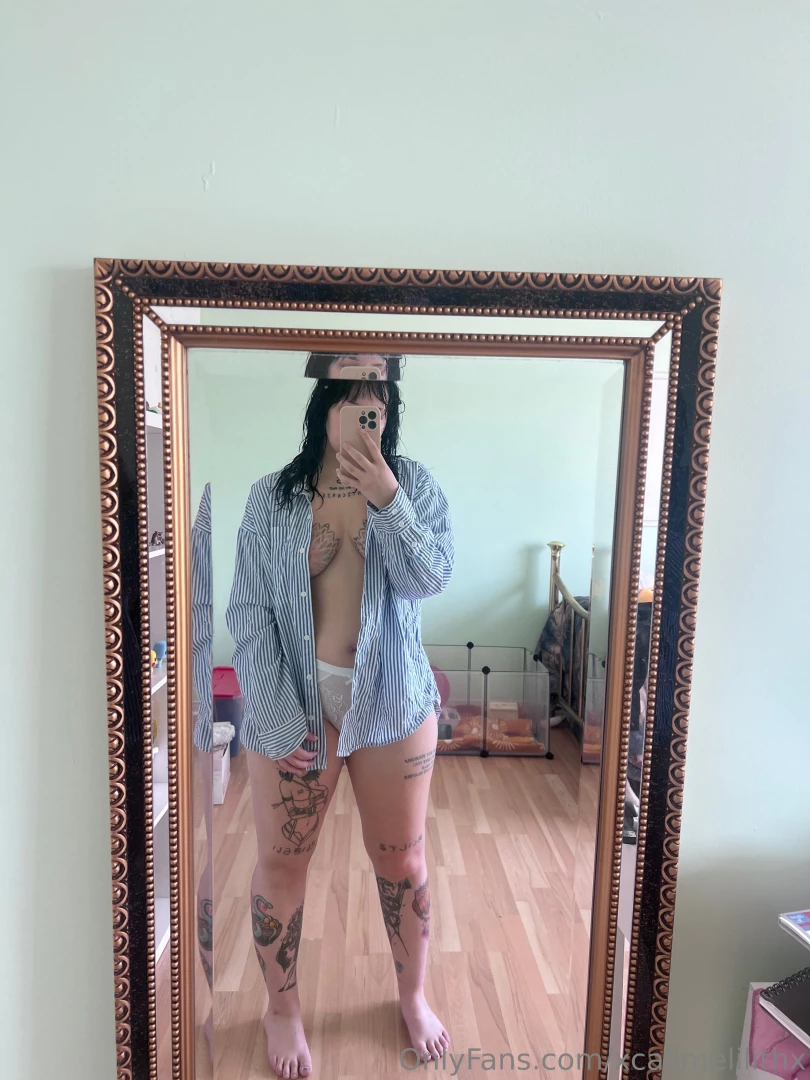 Post shower mirror selfie 