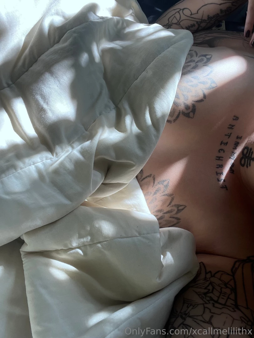 Mornings in my bed are always so peaceful 