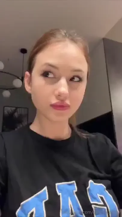 But can we talk about how they call 6 tiny rolls a serving like baby 