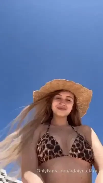 A beautiful day at the beach i got a bit sunburned but i feel great 