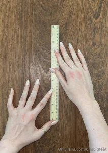 Pov you have tiny 7 5 hands that hardly make it to my second knuckle 1