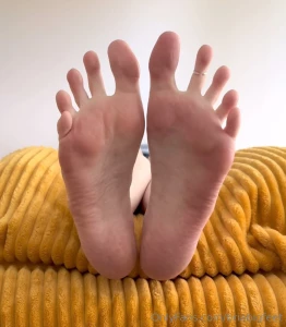 Time to worship with your hands mouth body my tiny foot slave 5 minute