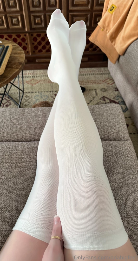 Where are my nylon lovers and losers at 