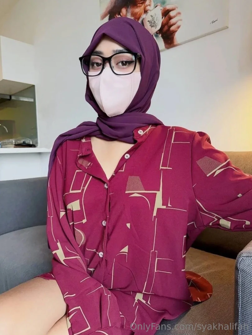 This seat s comfy but your lap looks better 