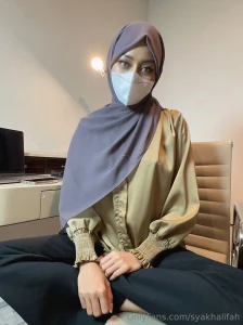 Should i focus on work or on you