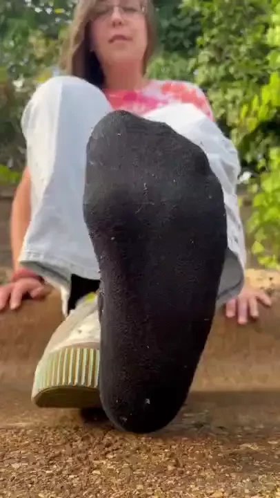 3 days in some black skatersocks there is something special about the part 13 