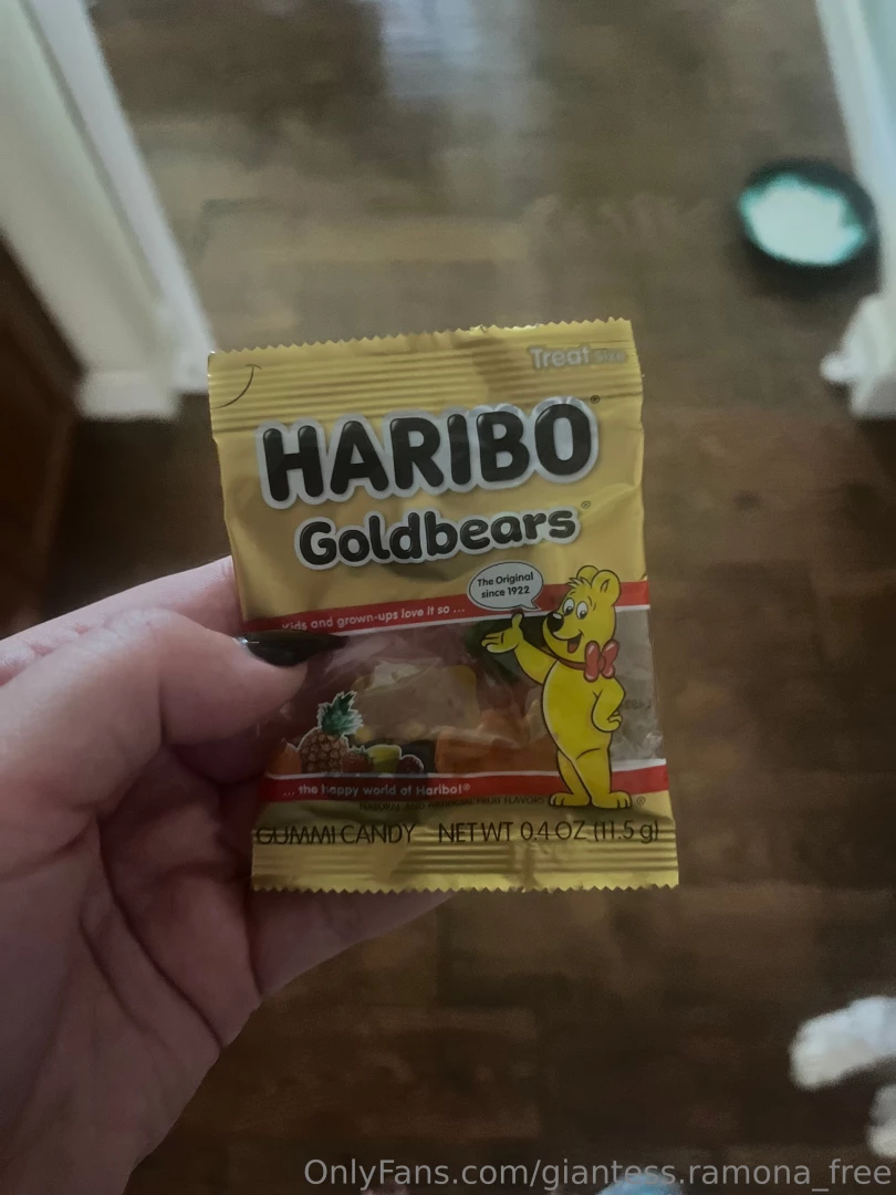 Do any tinies want a little treat 