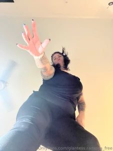 Does tiny want uppies