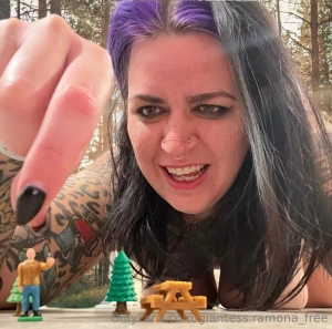 You re coming with me tiny