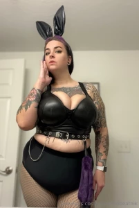 Wyd if you order a drink and your bartender looks like this part 1