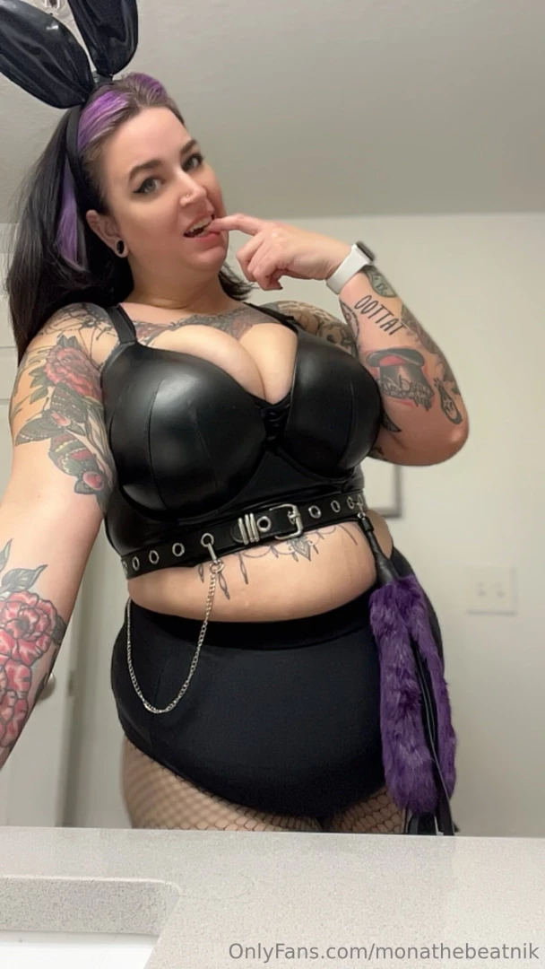 Wyd if you order a drink and your bartender looks like this 