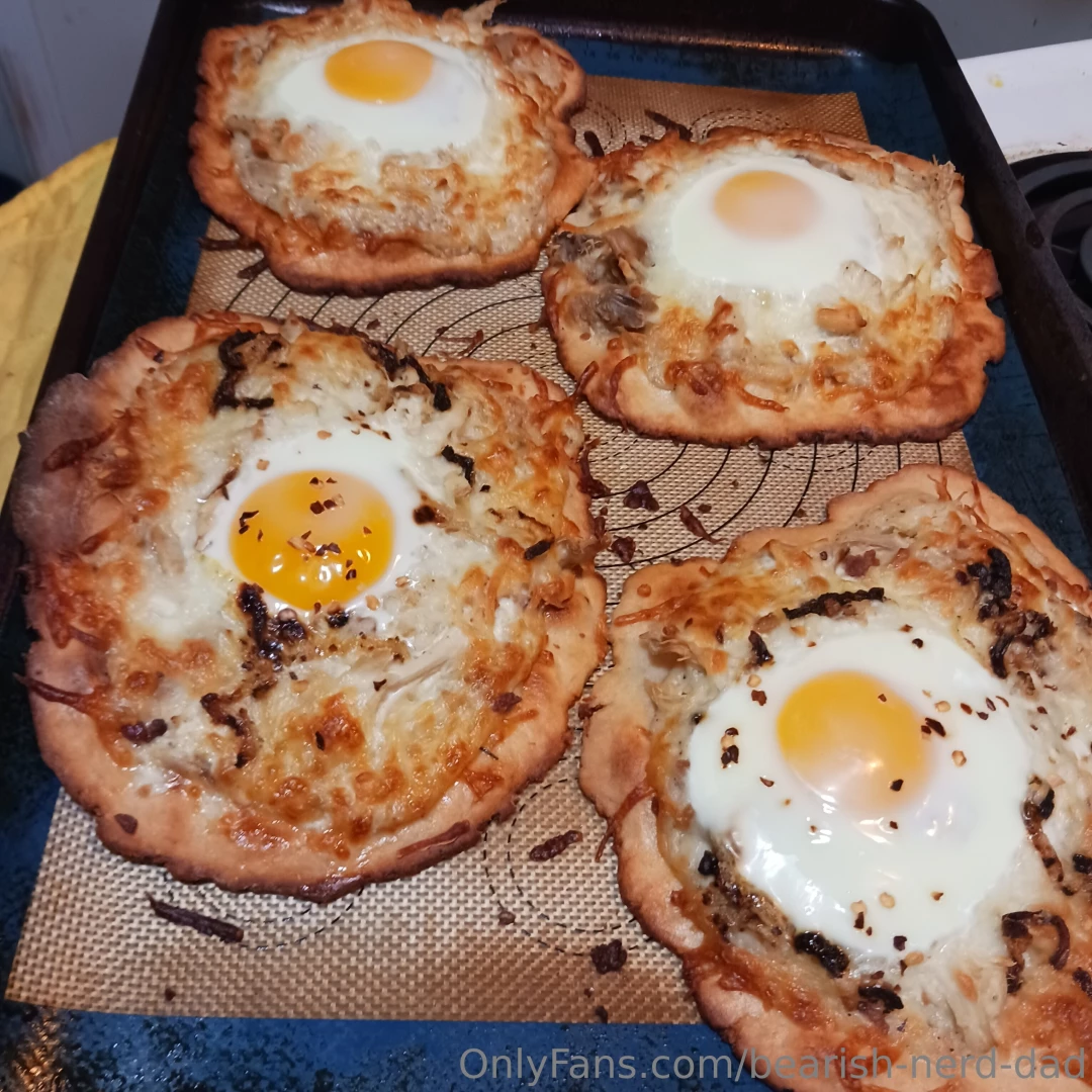 Chicken white pizza on fry bread made with that chicken i was roasting part 3 