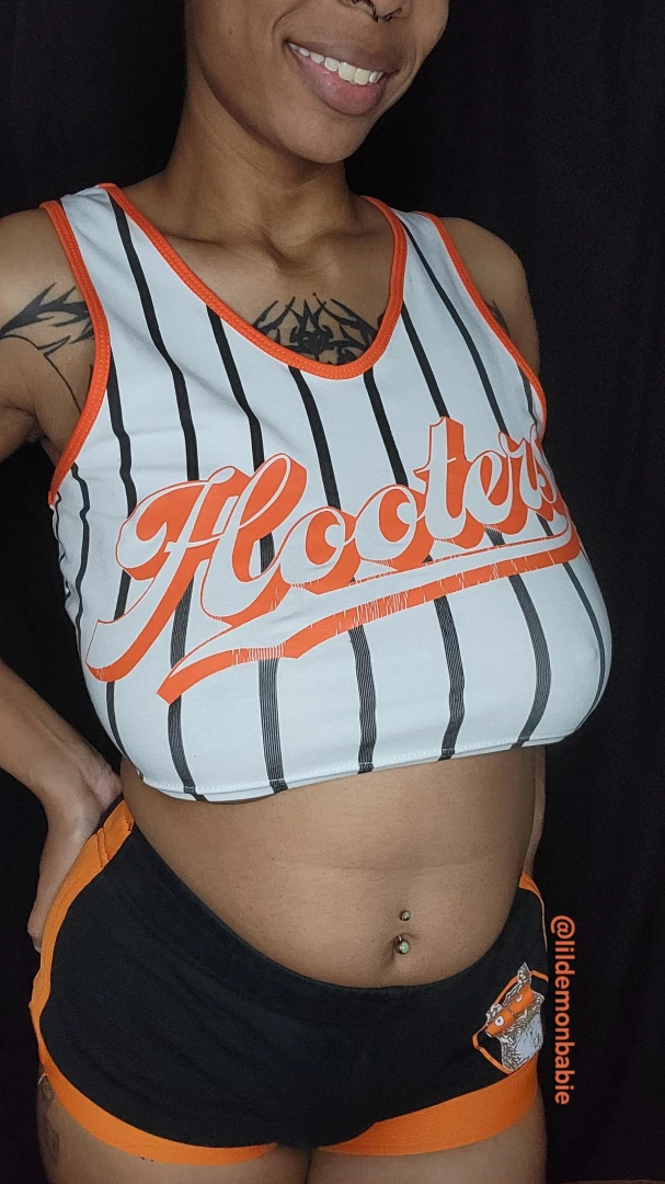 Voice reveal well thanks for dining at hooters this weekend wait for part 1 