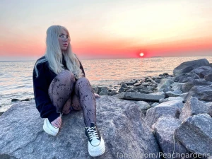 Are you ready to meet sunsets and sunrises with me fyp bigass bigboobs