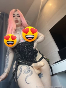 Mommy is very playful today and in honor of my good mood i will become