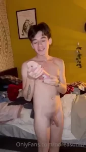 Foldin laundry nude