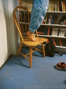 My feet in a book store part 2