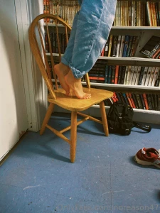 My feet in a book store part 3