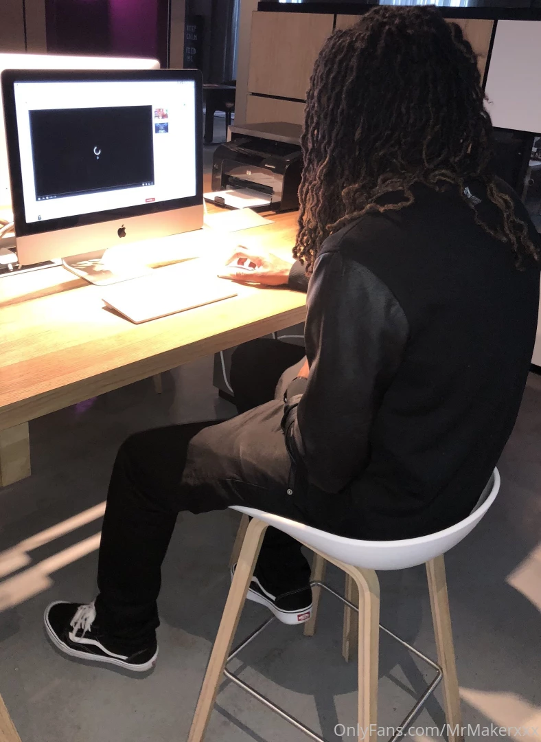 Loading new sex clips 