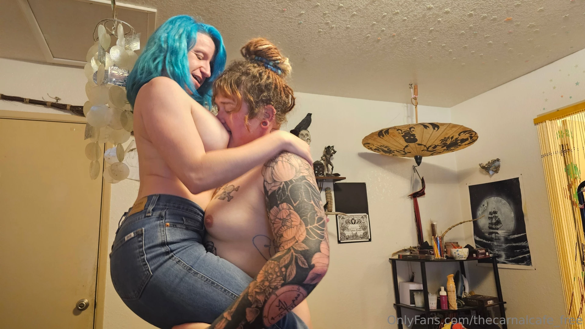 So lili and i just had a threesome the cute puppy took this tiny clip 
